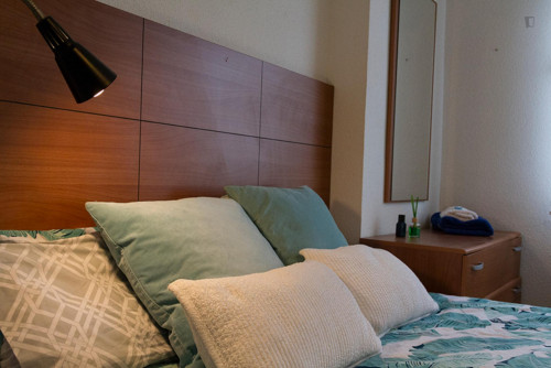 Super cool single bedroom in Santutxu - Gallery - 17
