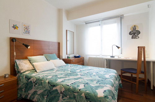 Super cool single bedroom in Santutxu - Gallery - 12