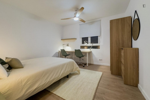 Appealing single bedroom