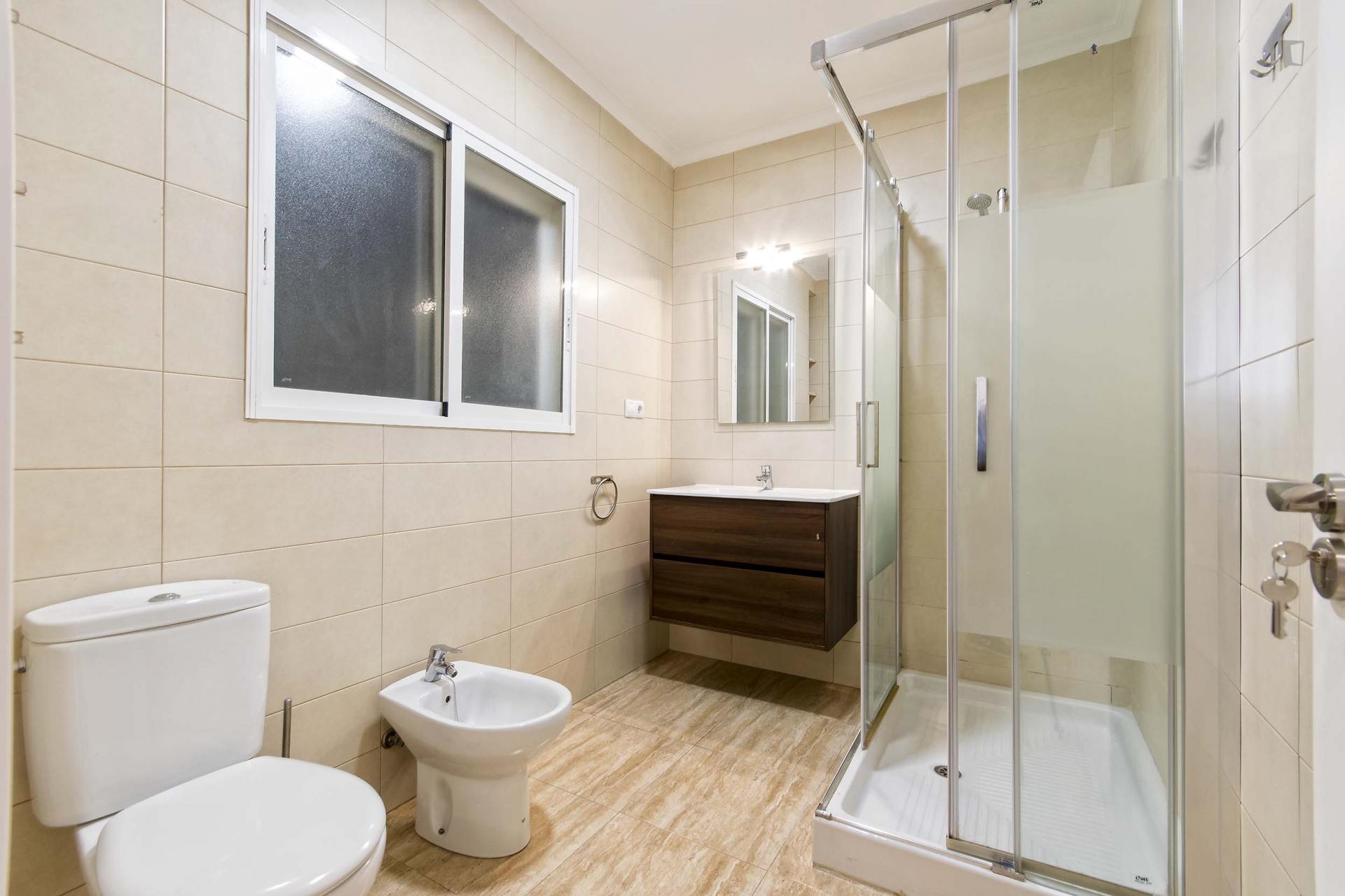 Appealing double bedroom near the Alicante Marina