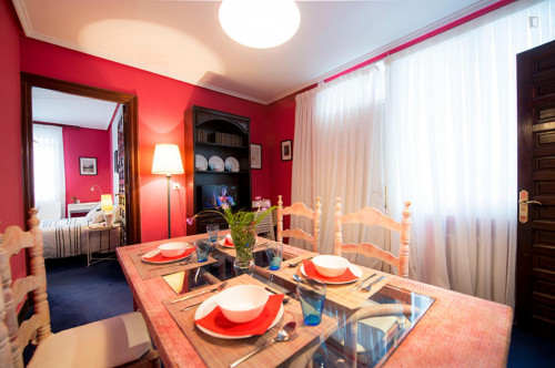 Delightful double bedroom near Pergola del Parque de Doña Casilda - Gallery - 8