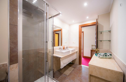 Delightful double bedroom near Pergola del Parque de Doña Casilda - Gallery - 16