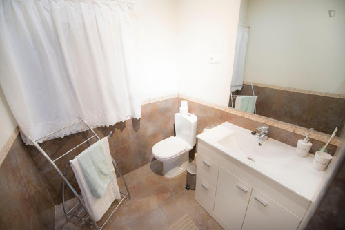 Delightful double bedroom near Pergola del Parque de Doña Casilda - Gallery - 13