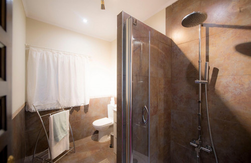 Delightful double bedroom near Pergola del Parque de Doña Casilda - Gallery - 14