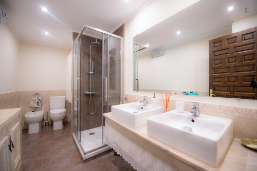 Delightful double bedroom near Pergola del Parque de Doña Casilda