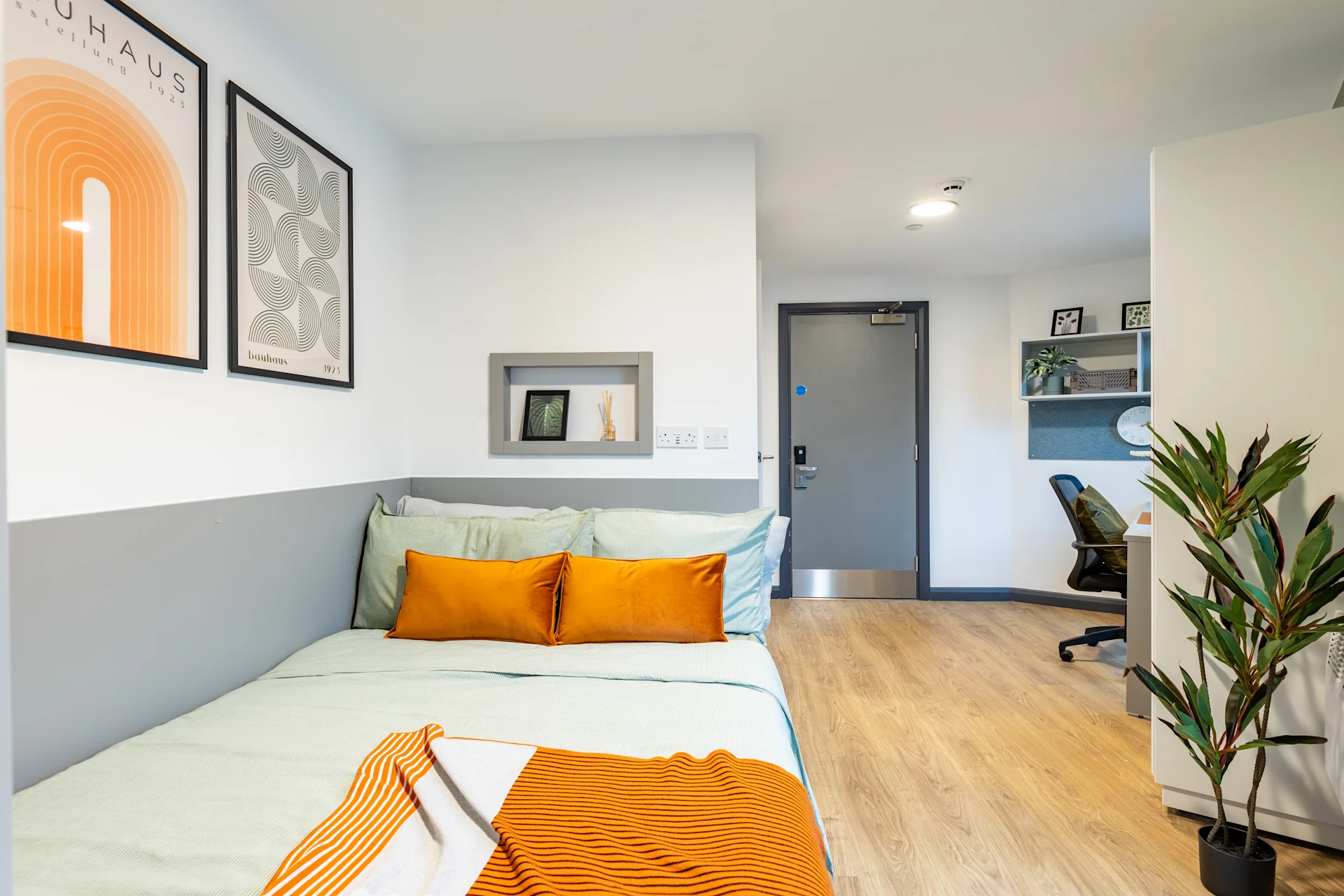  Silver Plus En Suite  -  Winfield Court  - Gallery -  1