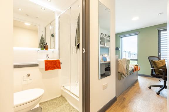  Silver En Suite  -  Winfield Court  - Gallery -  5