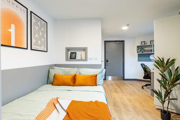  Gold En Suite  -  Winfield Court  - Gallery -  1