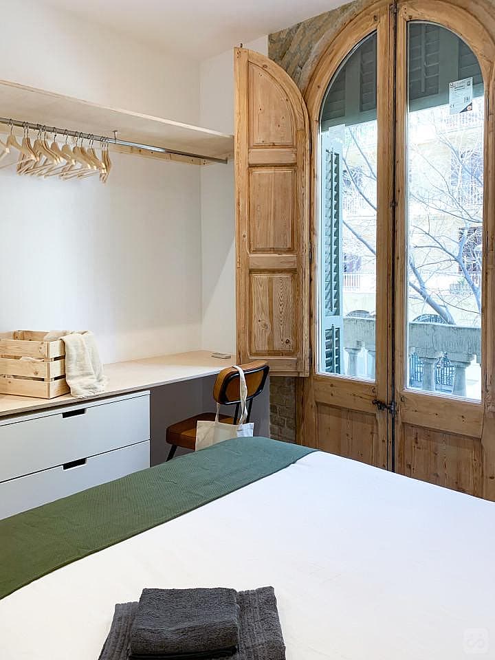  Double Room With Balcony  -  Modern Coliving Community with Private Suites in Vibrant Eixample  - Gallery -  4