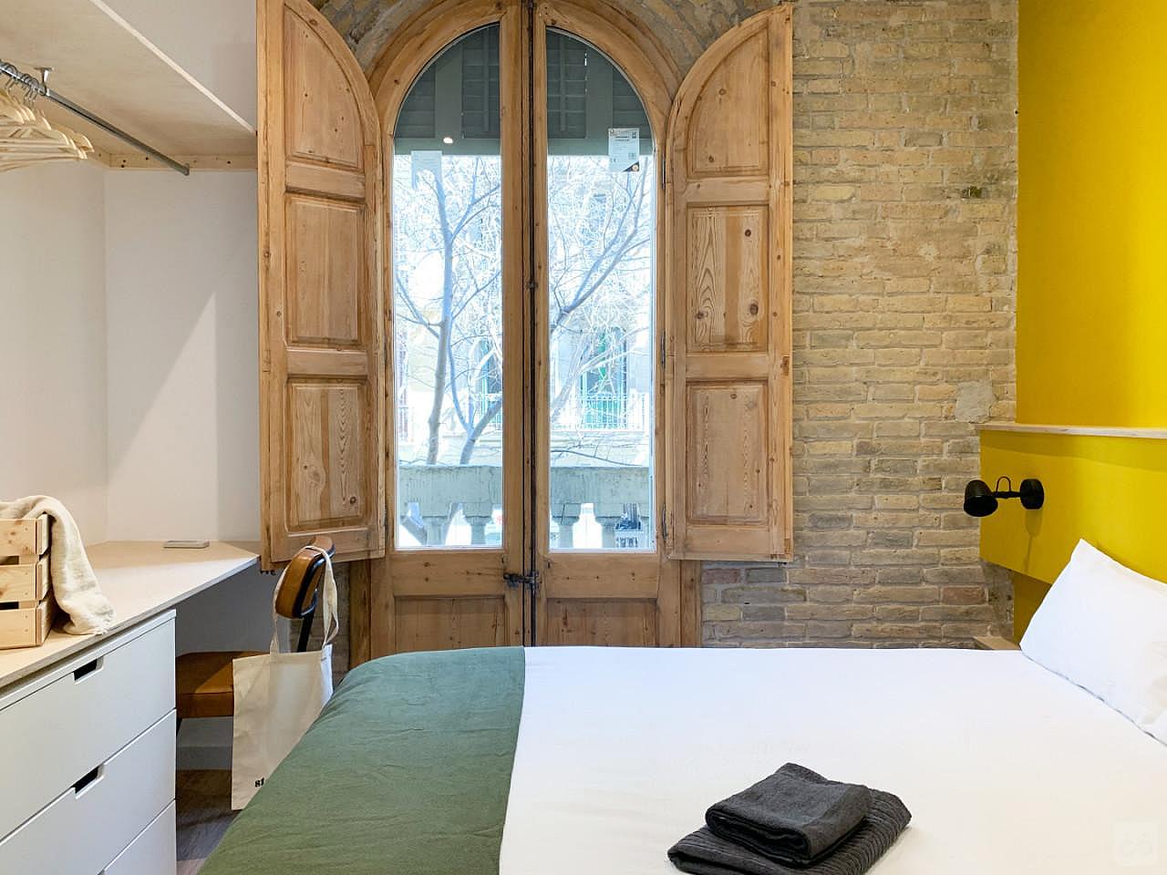  Double Room With Balcony  -  Modern Coliving Community with Private Suites in Vibrant Eixample  - Gallery -  3