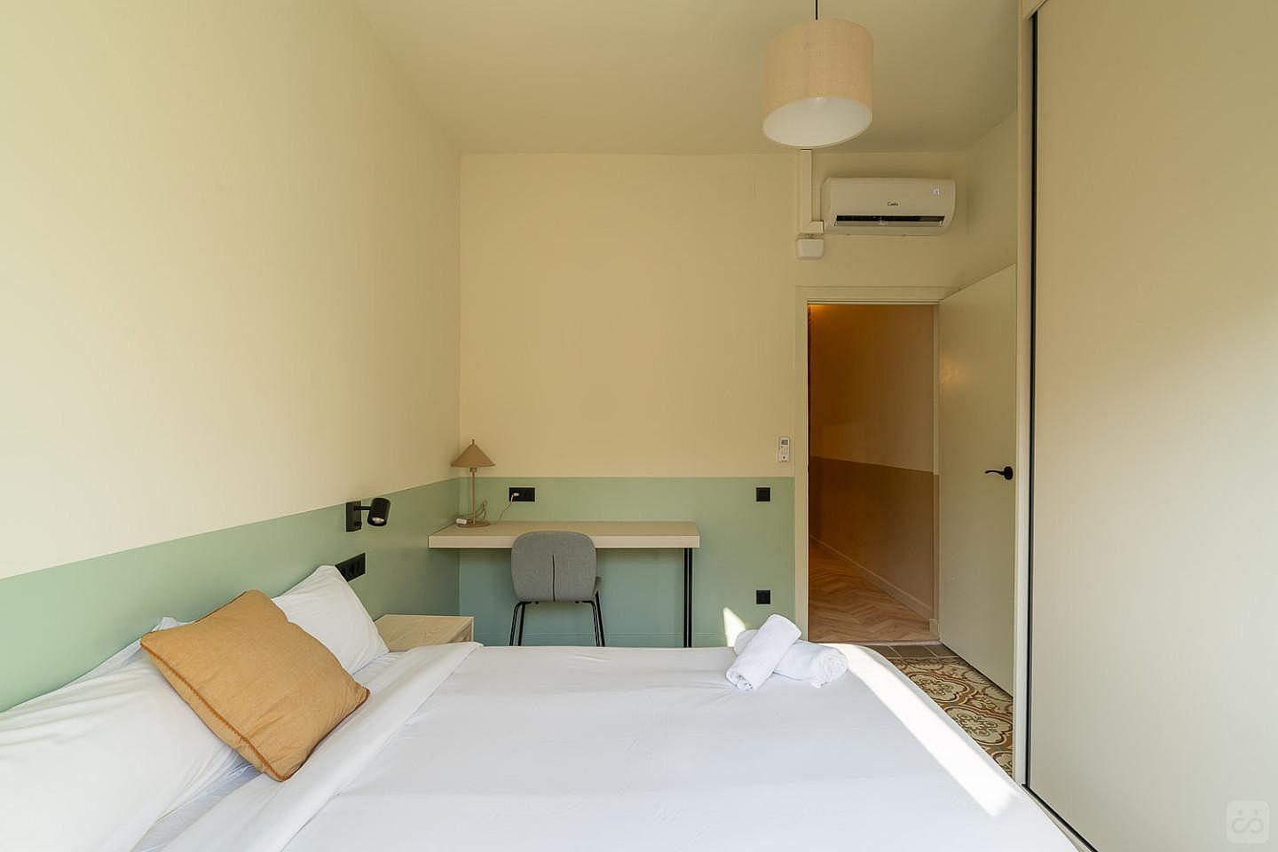  Full Room With Balcony  -  Modern Coliving Community with Private Suites in Vibrant Eixample  - Gallery -  4