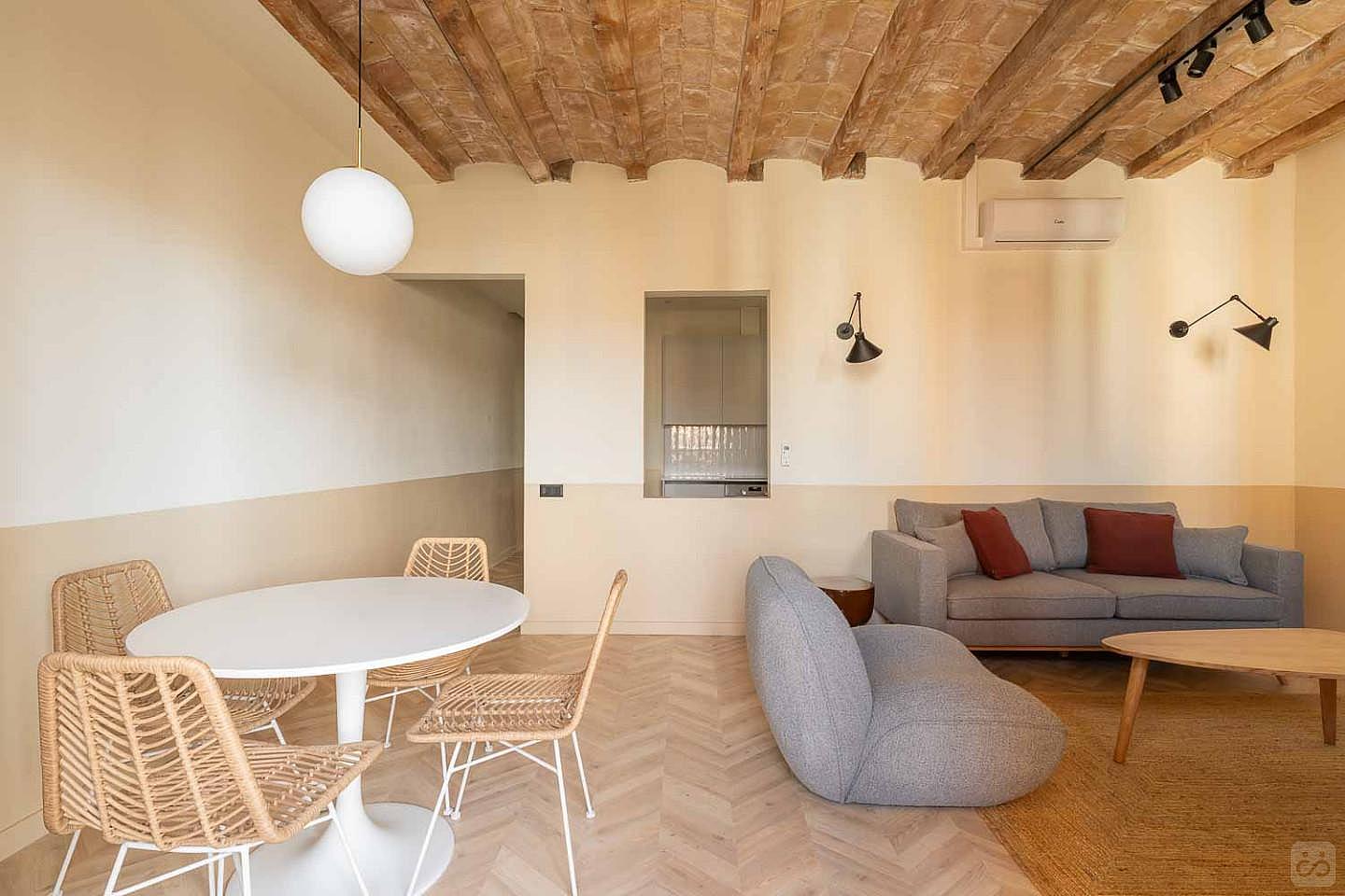  Full Room With Balcony  -  Modern Coliving Community with Private Suites in Vibrant Eixample  - Gallery -  14