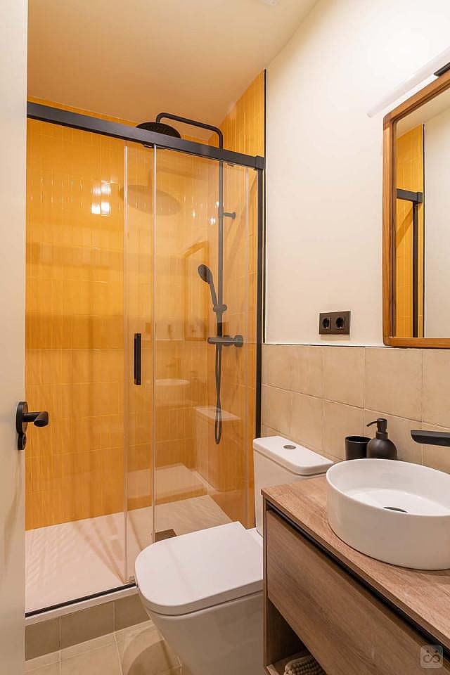  Full Room With Shared Bathroom   -  Modern Coliving Community with Private Suites in Vibrant Eixample  - Gallery -  4