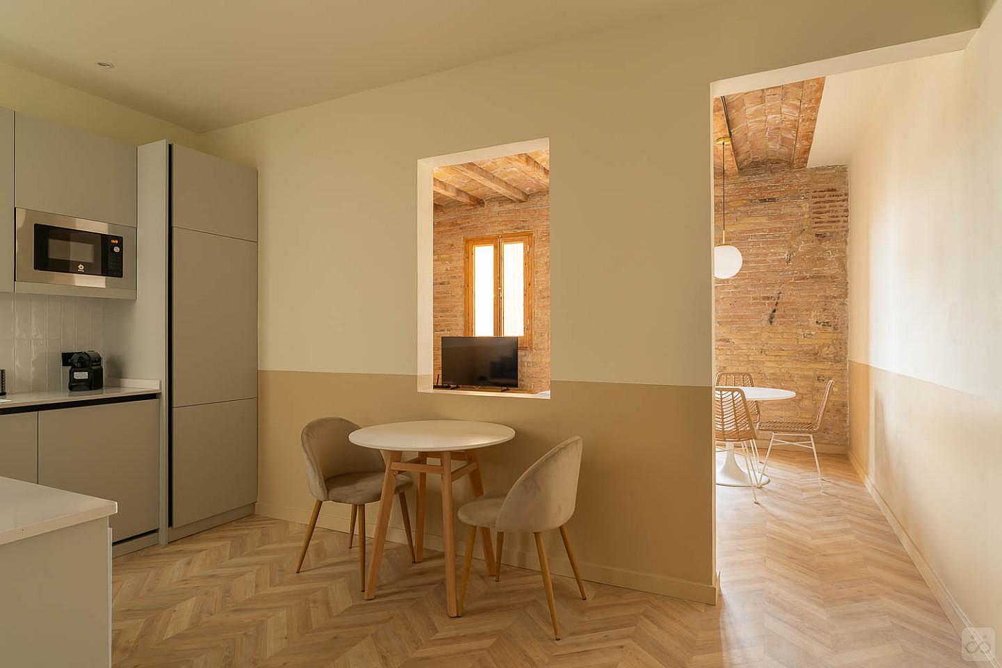  Full Room With Shared Bathroom   -  Modern Coliving Community with Private Suites in Vibrant Eixample  - Gallery -  10