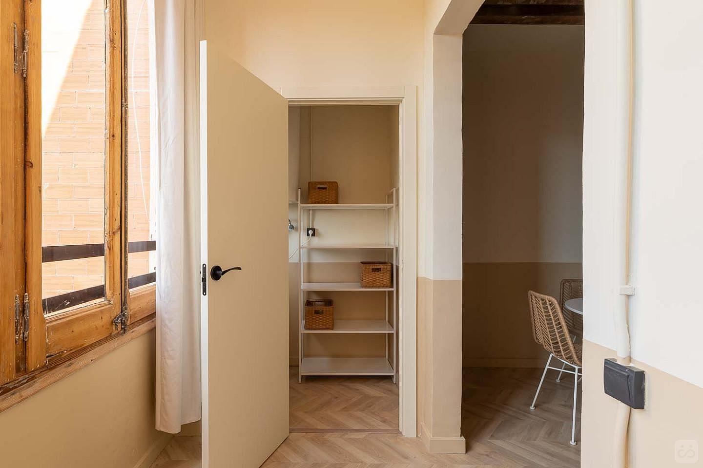  Full Room With Shared Bathroom   -  Modern Coliving Community with Private Suites in Vibrant Eixample  - Gallery -  17