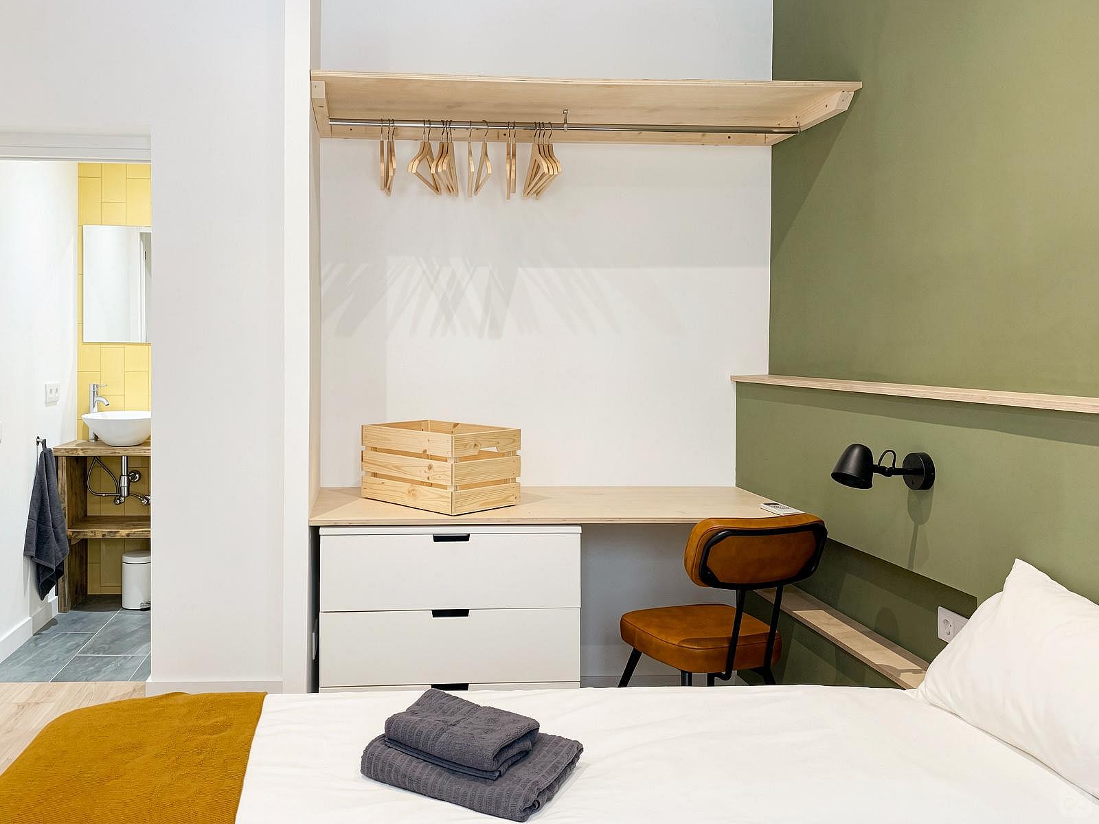  Large Ensuite A - Flat With Private Terrace  -  Modern Coliving Community with Private Suites in Vibrant Eixample  - Gallery -  72