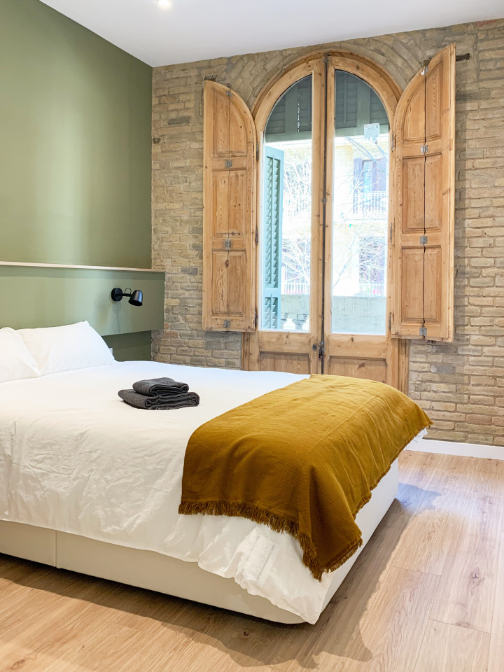  Large Ensuite A - Flat With Private Terrace  -  Modern Coliving Community with Private Suites in Vibrant Eixample  - Gallery -  35