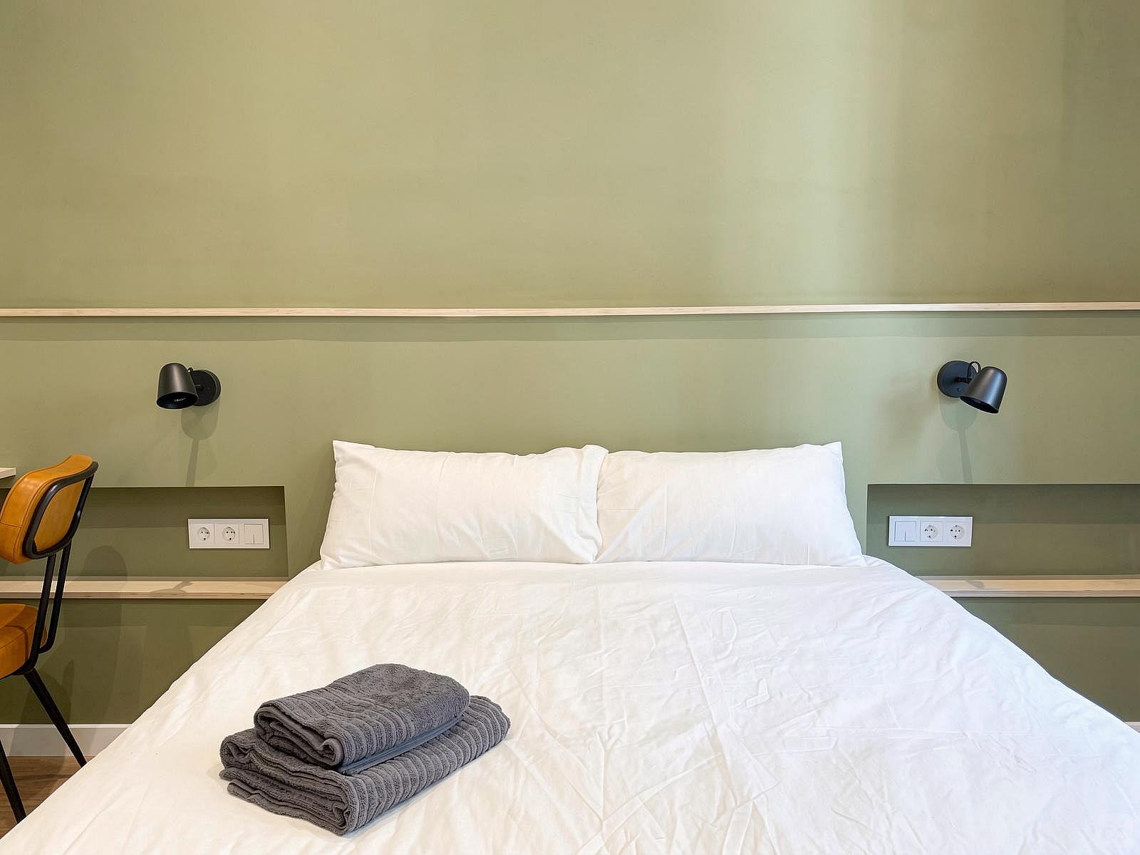  Large Ensuite A - Flat With Private Terrace  -  Modern Coliving Community with Private Suites in Vibrant Eixample  - Gallery -  70