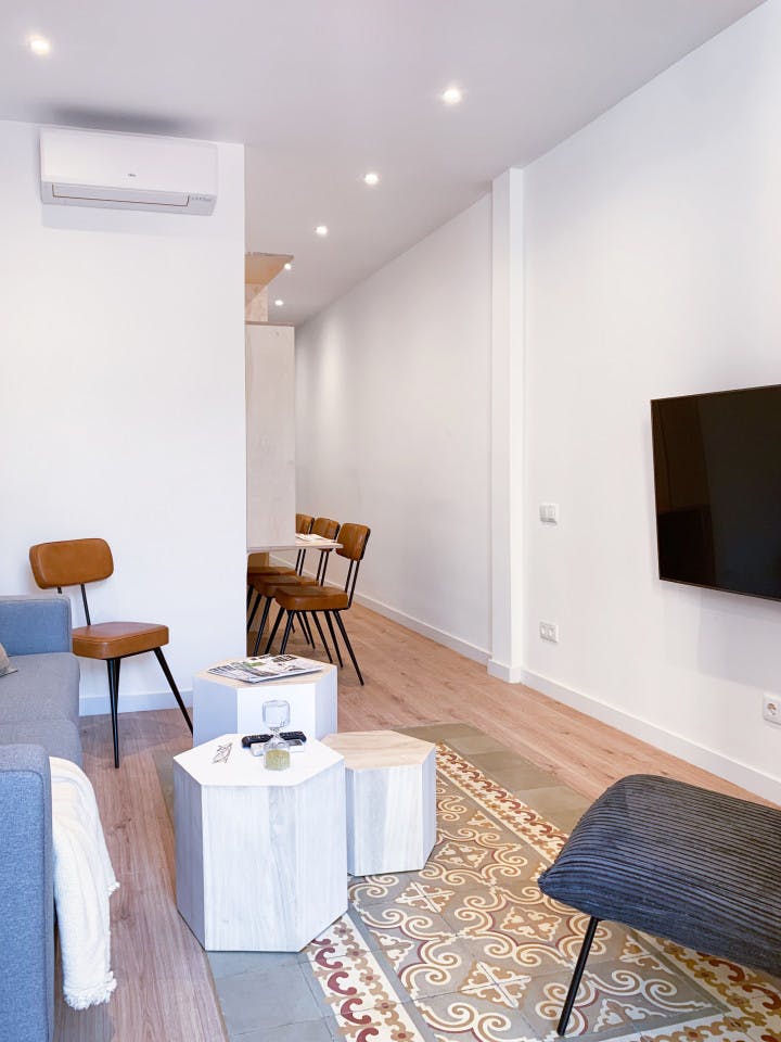  Large Ensuite A - Flat With Private Terrace  -  Modern Coliving Community with Private Suites in Vibrant Eixample  - Gallery -  10