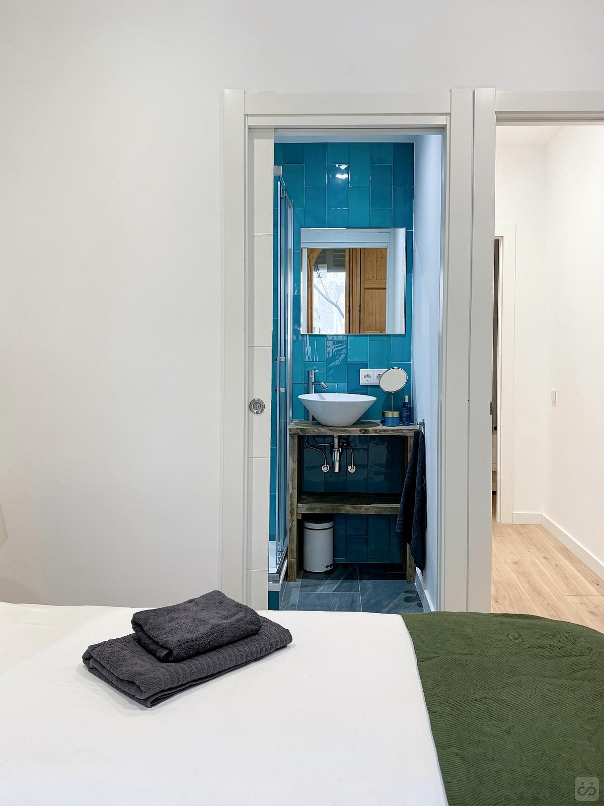  Large Ensuite B - Flat With Private Terrace  -  Modern Coliving Community with Private Suites in Vibrant Eixample  - Gallery -  84