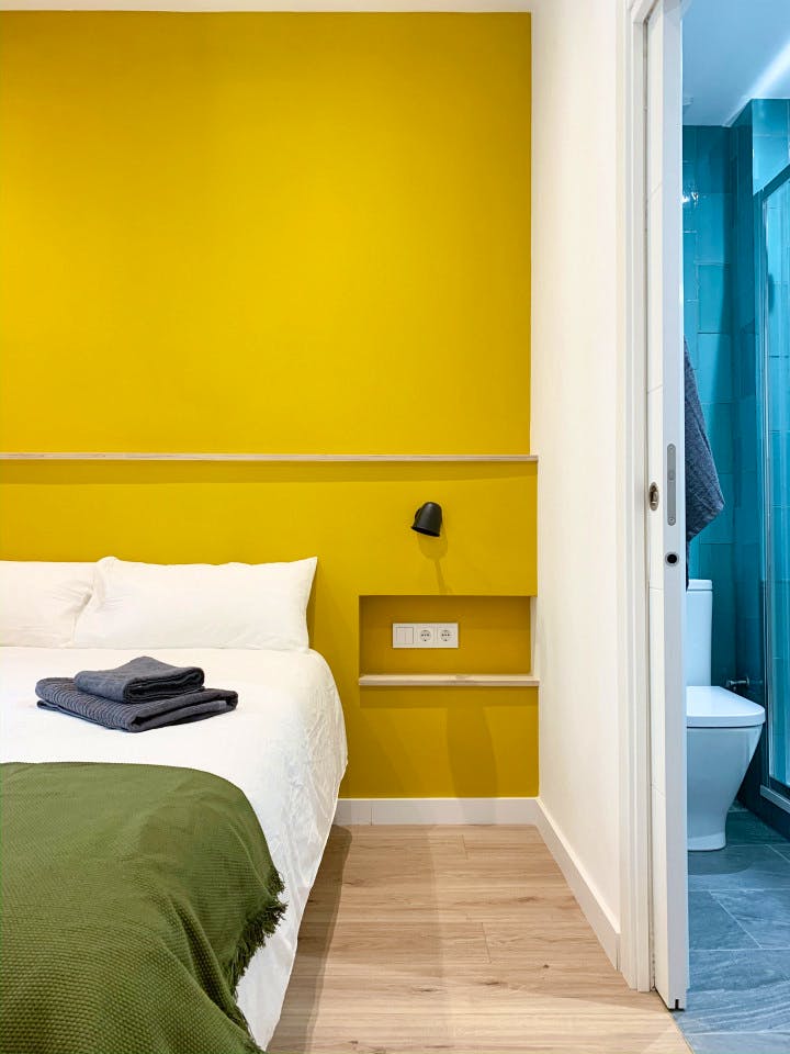  Large Ensuite B - Flat With Private Terrace  -  Modern Coliving Community with Private Suites in Vibrant Eixample  - Gallery -  21