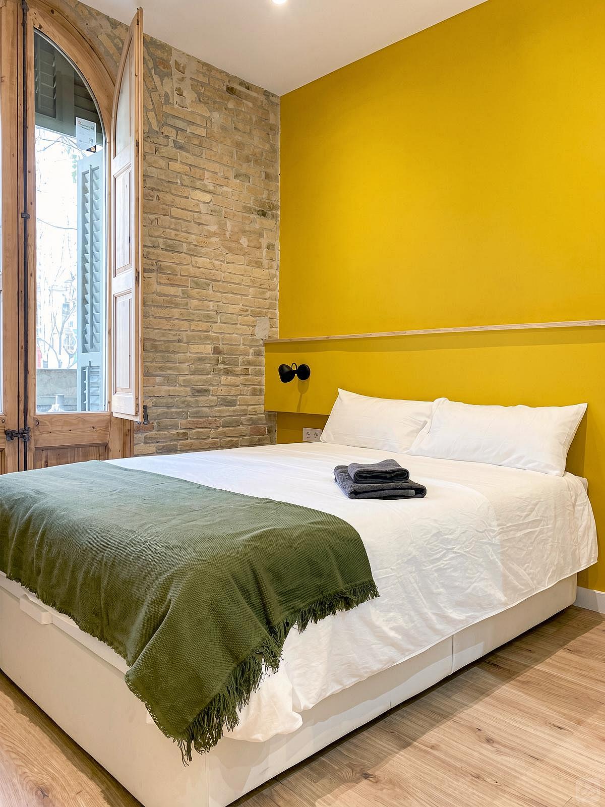  Large Ensuite B - Flat With Private Terrace  -  Modern Coliving Community with Private Suites in Vibrant Eixample  - Gallery -  77