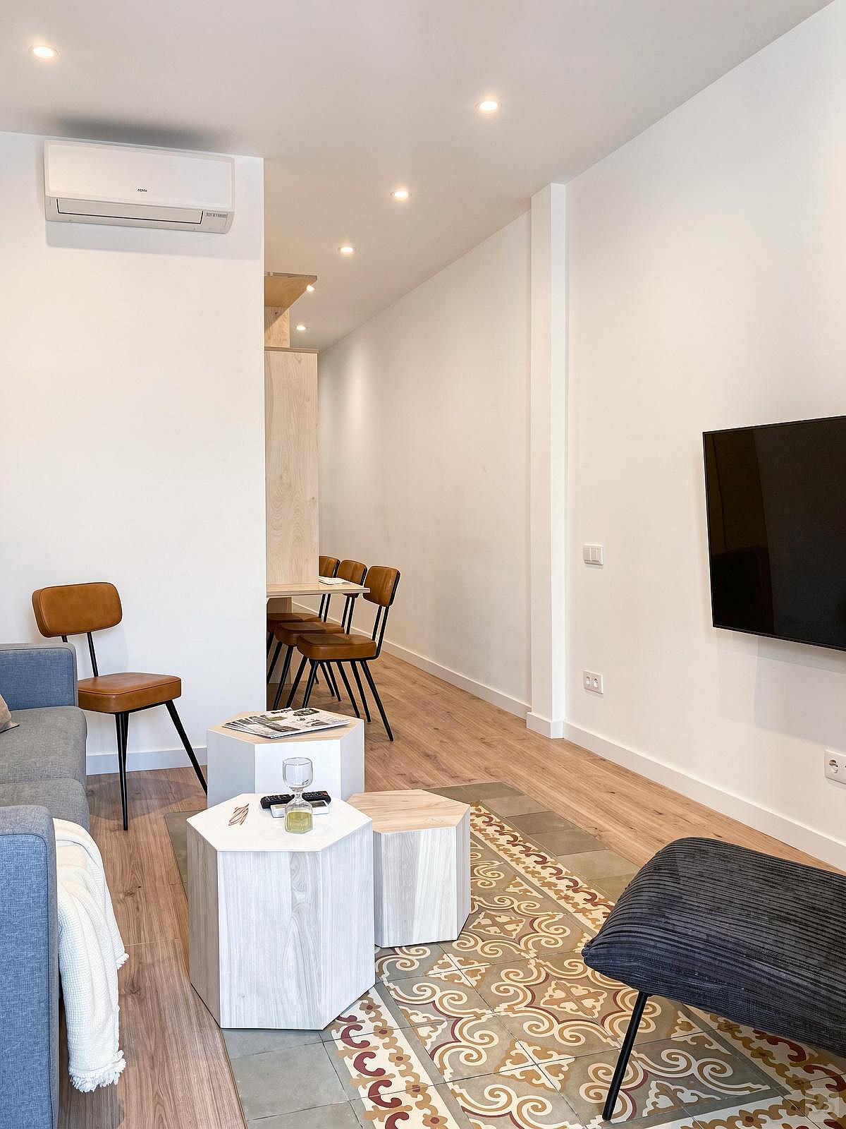  Large Ensuite B - Flat With Private Terrace  -  Modern Coliving Community with Private Suites in Vibrant Eixample  - Gallery -  91