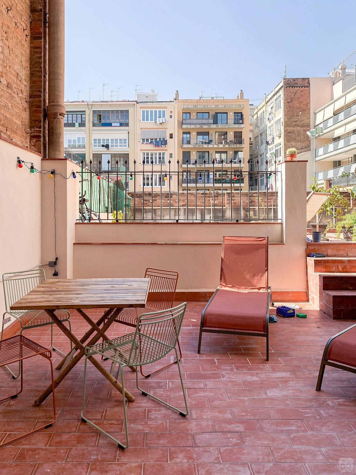  Large Ensuite B - Flat With Private Terrace  -  Modern Coliving Community with Private Suites in Vibrant Eixample  - Gallery -  85