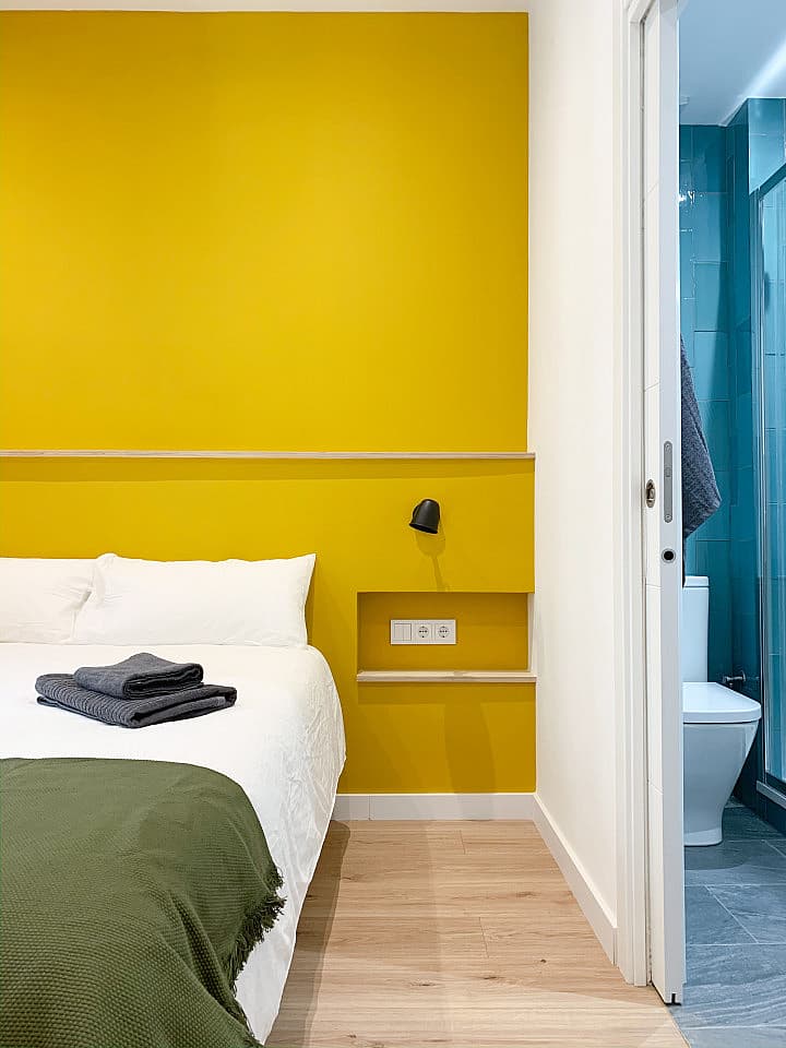  Large Ensuite B - Flat With Private Terrace  -  Modern Coliving Community with Private Suites in Vibrant Eixample  - Gallery -  59