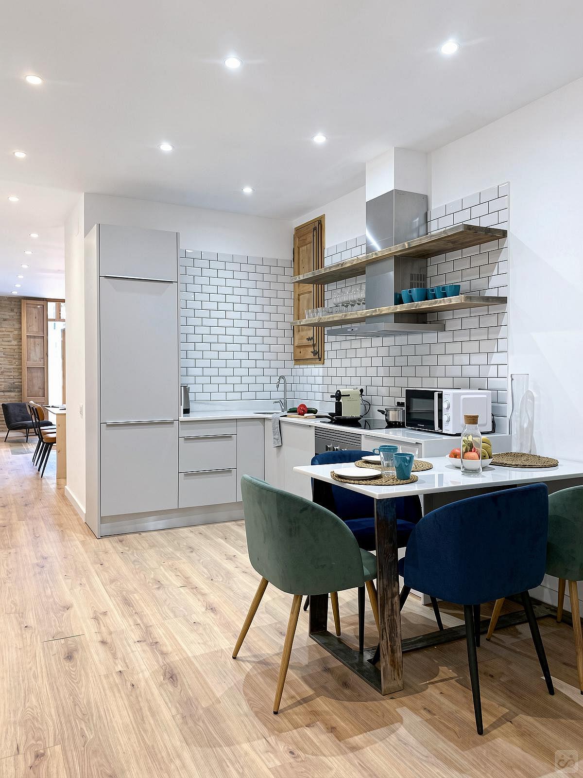  Medium Ensuite Room C - Flat With Private Terrace  -  Modern Coliving Community with Private Suites in Vibrant Eixample  - Gallery -  81