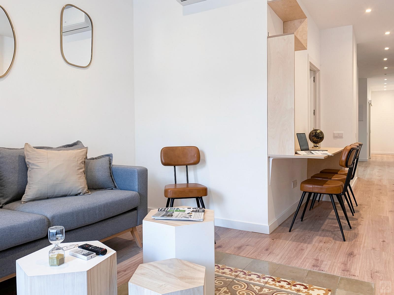  Medium Ensuite Room C - Flat With Private Terrace  -  Modern Coliving Community with Private Suites in Vibrant Eixample  - Gallery -  85