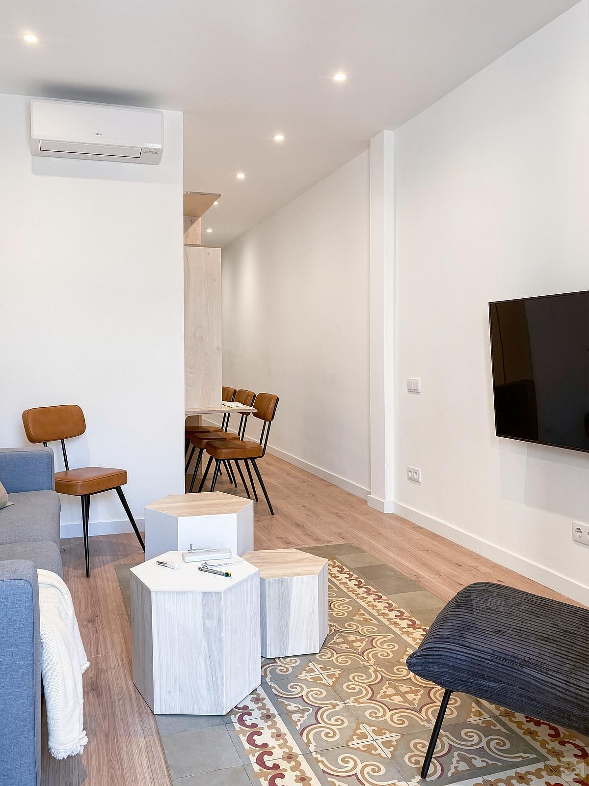  Medium Ensuite Room C - Flat With Private Terrace  -  Modern Coliving Community with Private Suites in Vibrant Eixample  - Gallery -  84