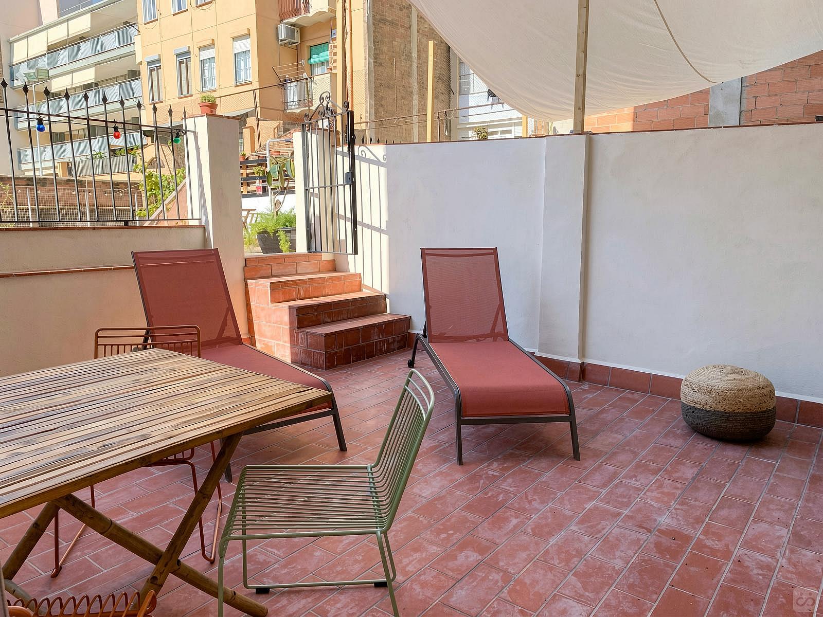  Medium Ensuite Room C - Flat With Private Terrace  -  Modern Coliving Community with Private Suites in Vibrant Eixample  - Gallery -  92