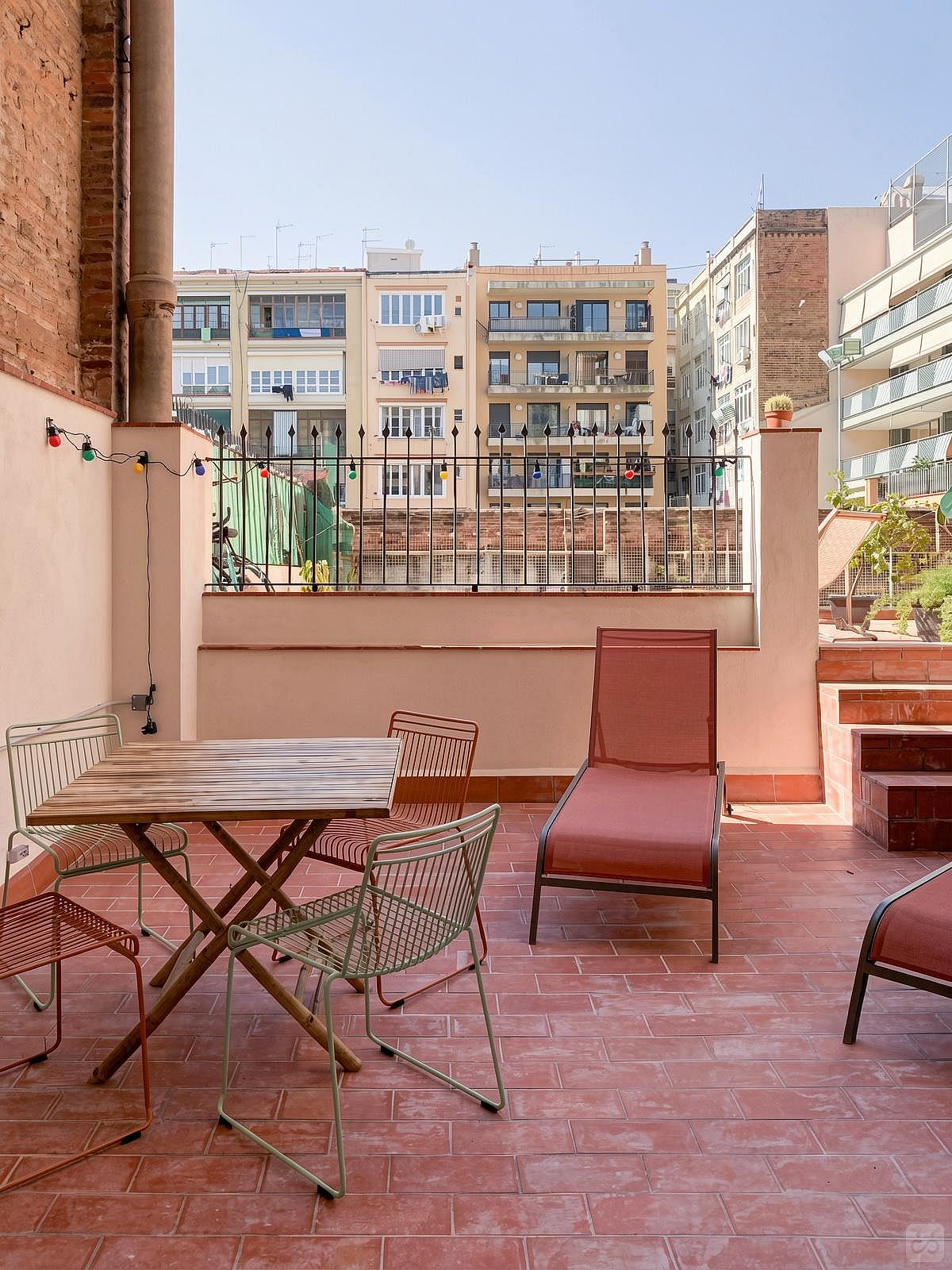  Medium Ensuite Room C - Flat With Private Terrace  -  Modern Coliving Community with Private Suites in Vibrant Eixample  - Gallery -  89