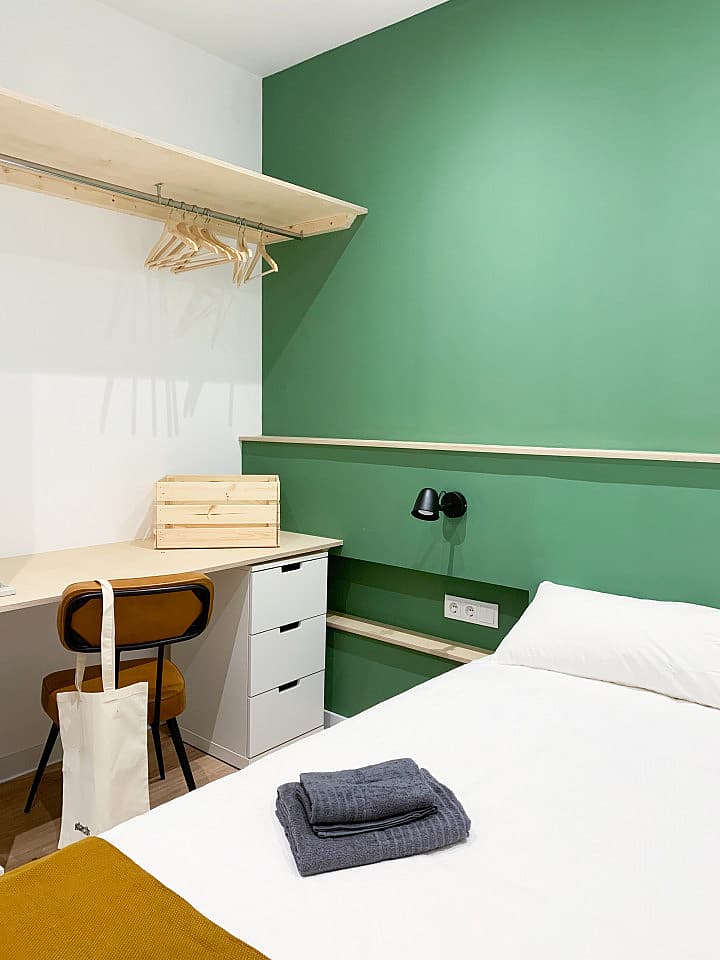  Medium Ensuite Room C - Flat With Private Terrace  -  Modern Coliving Community with Private Suites in Vibrant Eixample  - Gallery -  60