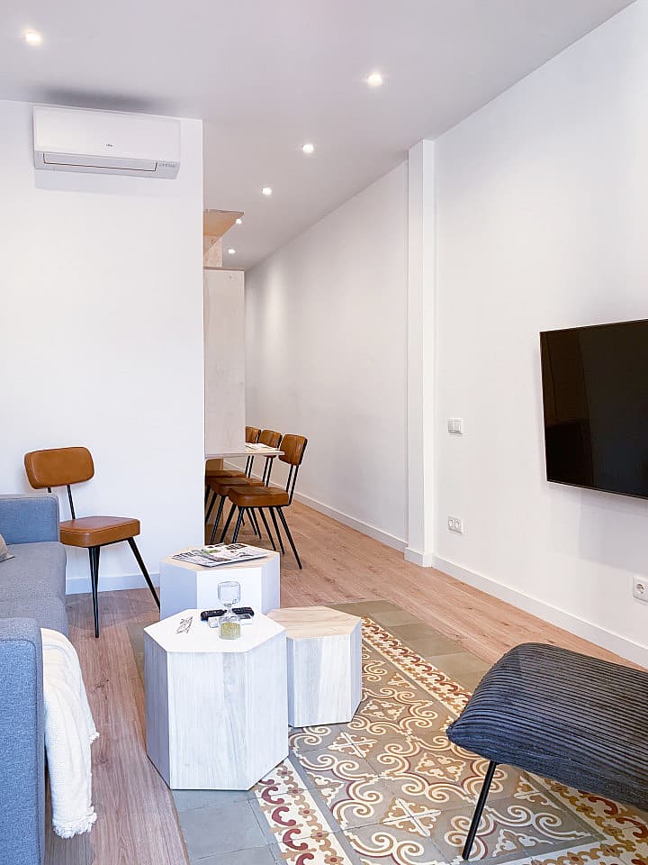  Medium Ensuite Room C - Flat With Private Terrace  -  Modern Coliving Community with Private Suites in Vibrant Eixample  - Gallery -  65