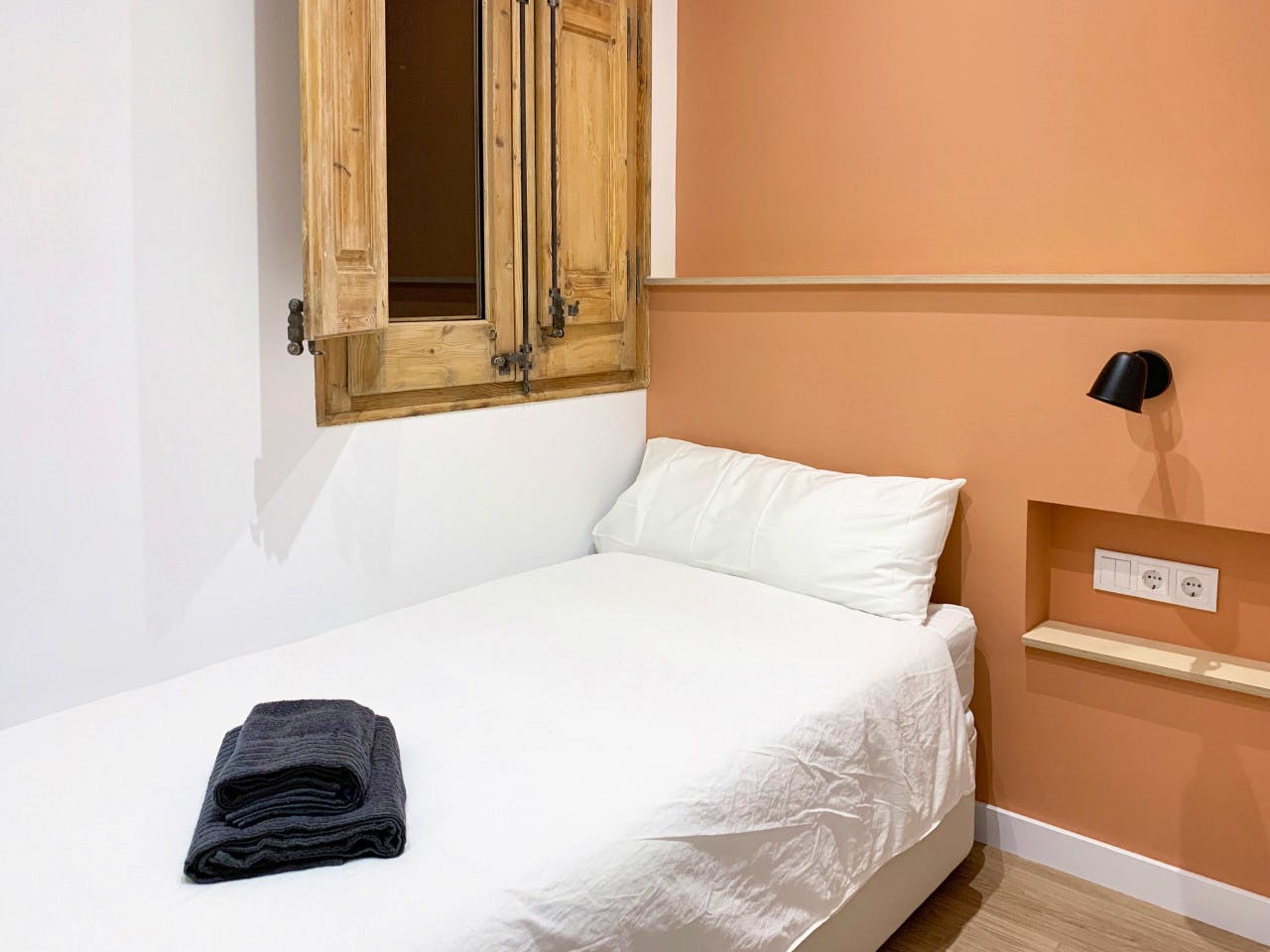  Single Room With Private Bathroom D - Flat With Private Terrace  -  Modern Coliving Community with Private Suites in Vibrant Eixample  - Gallery -  20