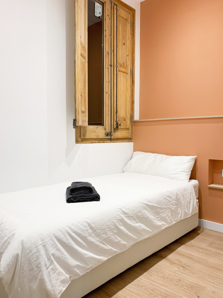  Single Room With Private Bathroom D - Flat With Private Terrace  -  Modern Coliving Community with Private Suites in Vibrant Eixample  - Gallery -  41