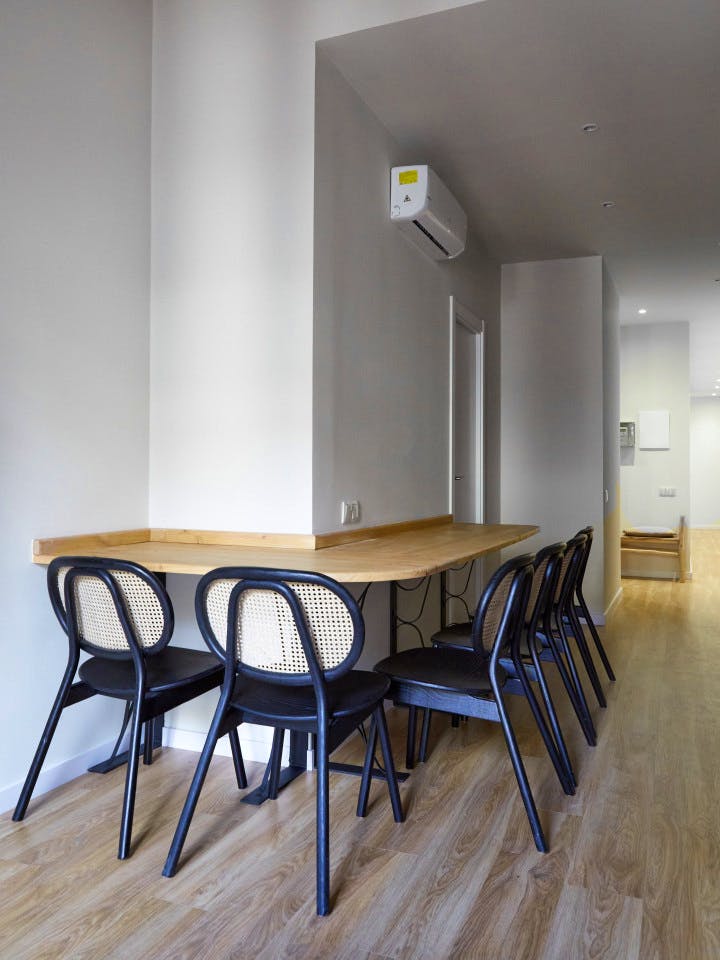  Single Room With Shared Bathroom B  -  Modern Coliving Community with Private Suites in Vibrant Eixample  - Gallery -  23