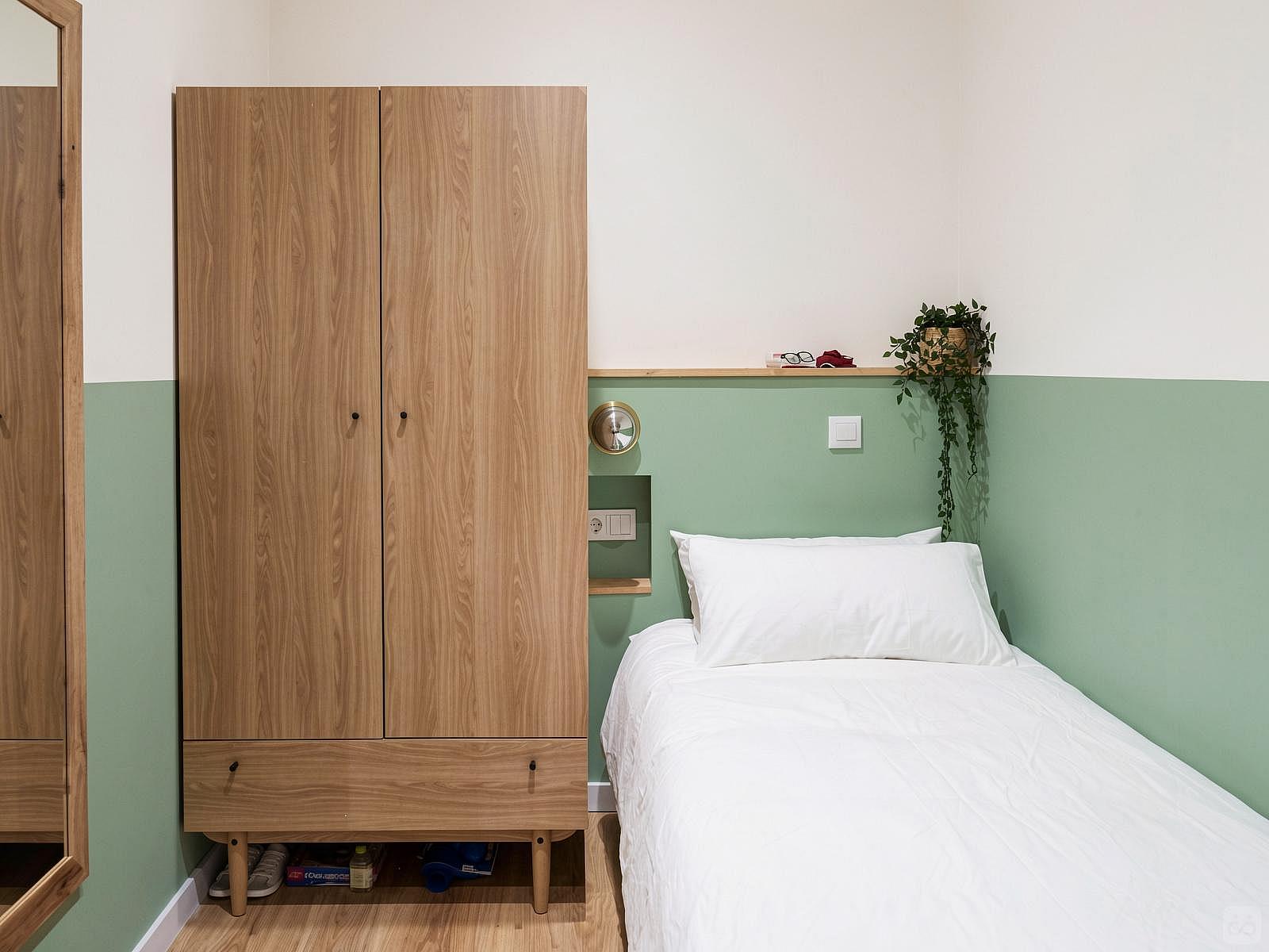  Single Room With Shared Bathroom B  -  Modern Coliving Community with Private Suites in Vibrant Eixample  - Gallery -  53