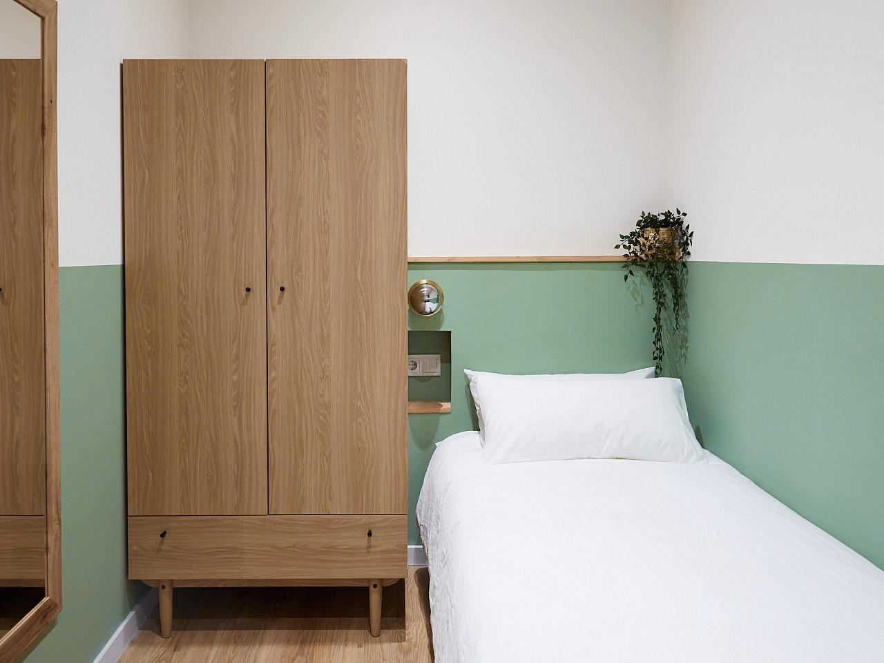  Single Room With Shared Bathroom B  -  Modern Coliving Community with Private Suites in Vibrant Eixample  - Gallery -  40
