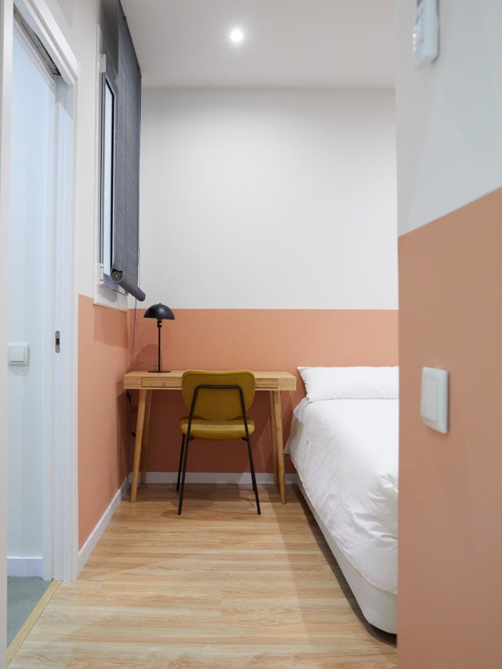  Medium Ensuite Room C  -  Modern Coliving Community with Private Suites in Vibrant Eixample  - Gallery -  2