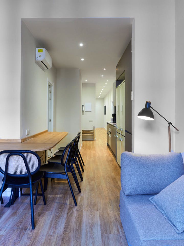  Large Ensuite Room D  -  Modern Coliving Community with Private Suites in Vibrant Eixample  - Gallery -  27