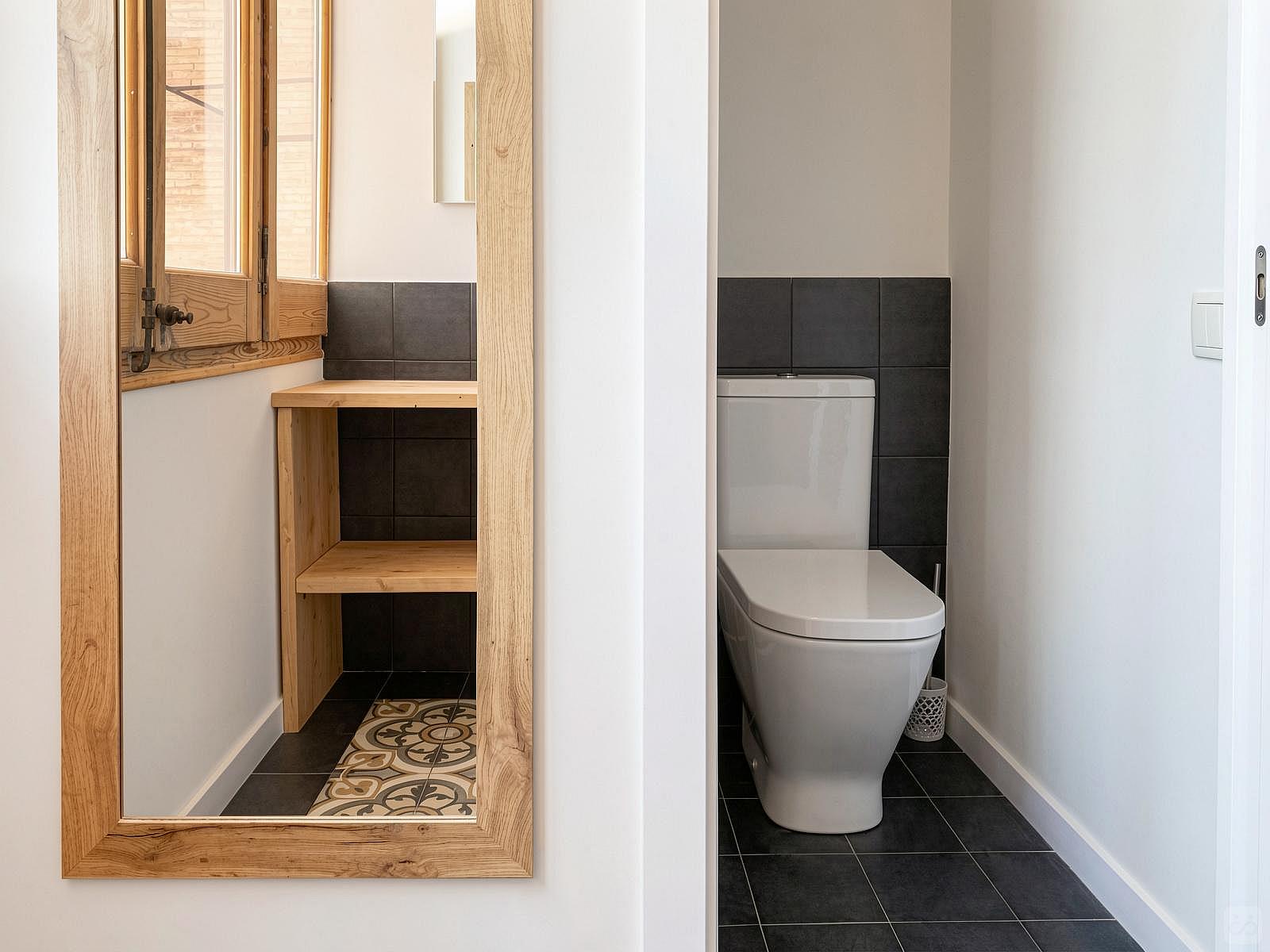  Large Ensuite Room D  -  Modern Coliving Community with Private Suites in Vibrant Eixample  - Gallery -  90