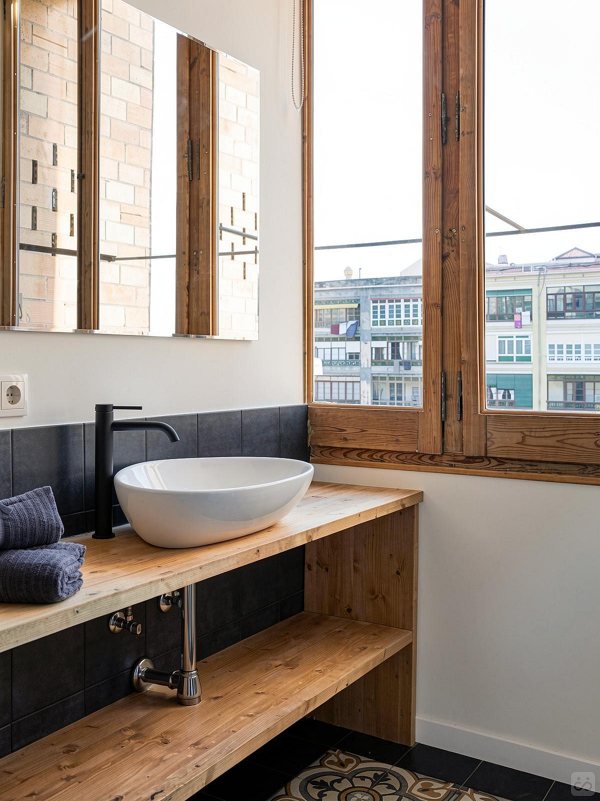  Large Ensuite Room D  -  Modern Coliving Community with Private Suites in Vibrant Eixample  - Gallery -  88