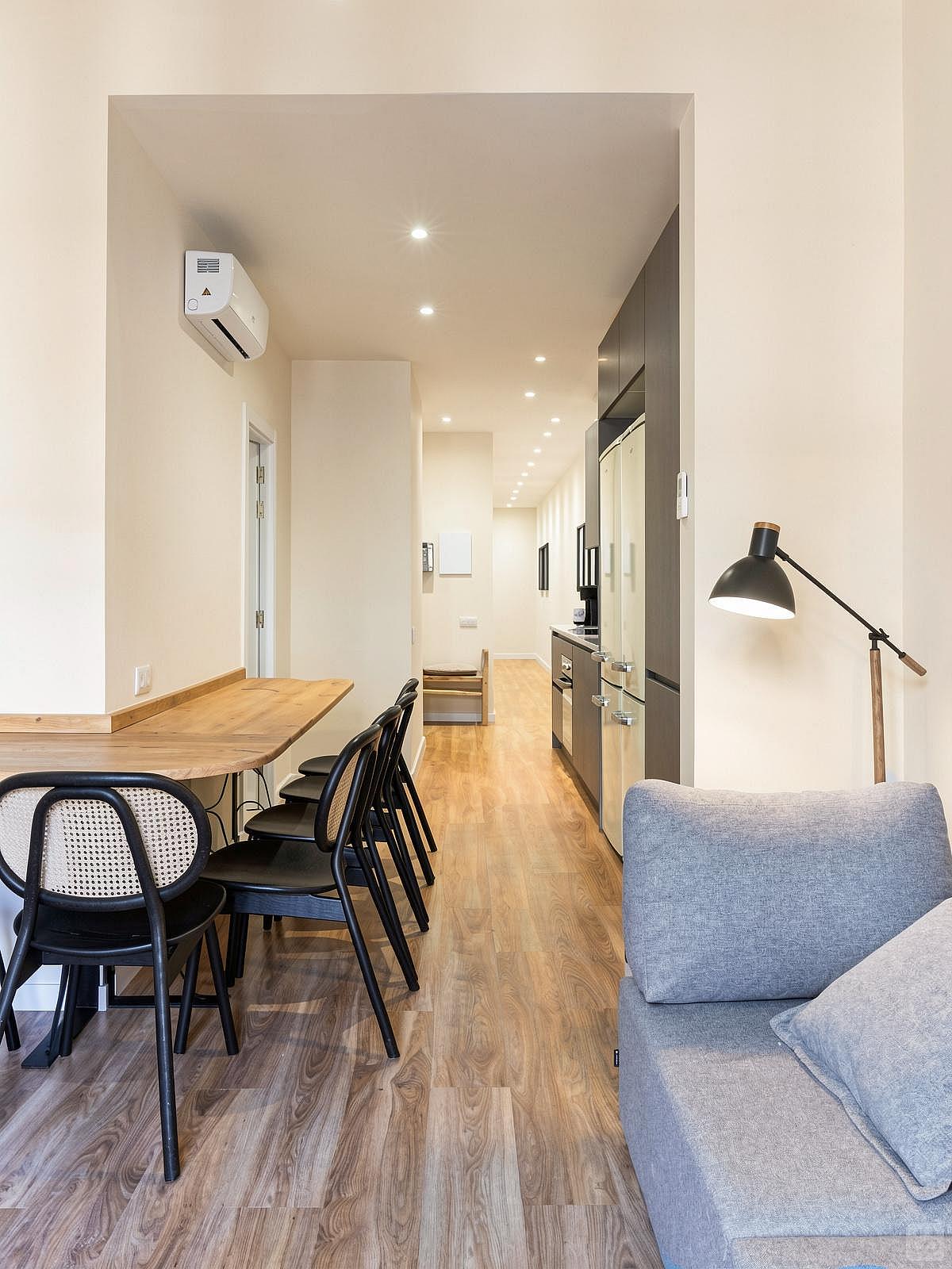  Large Ensuite Room D  -  Modern Coliving Community with Private Suites in Vibrant Eixample  - Gallery -  81