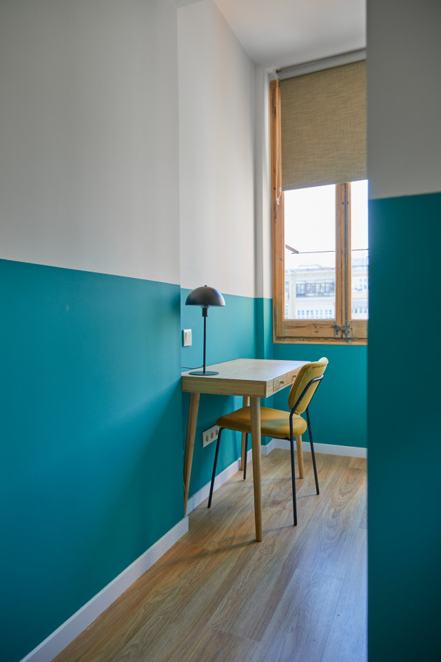  Large Ensuite Room E  -  Modern Coliving Community with Private Suites in Vibrant Eixample  - Gallery -  40