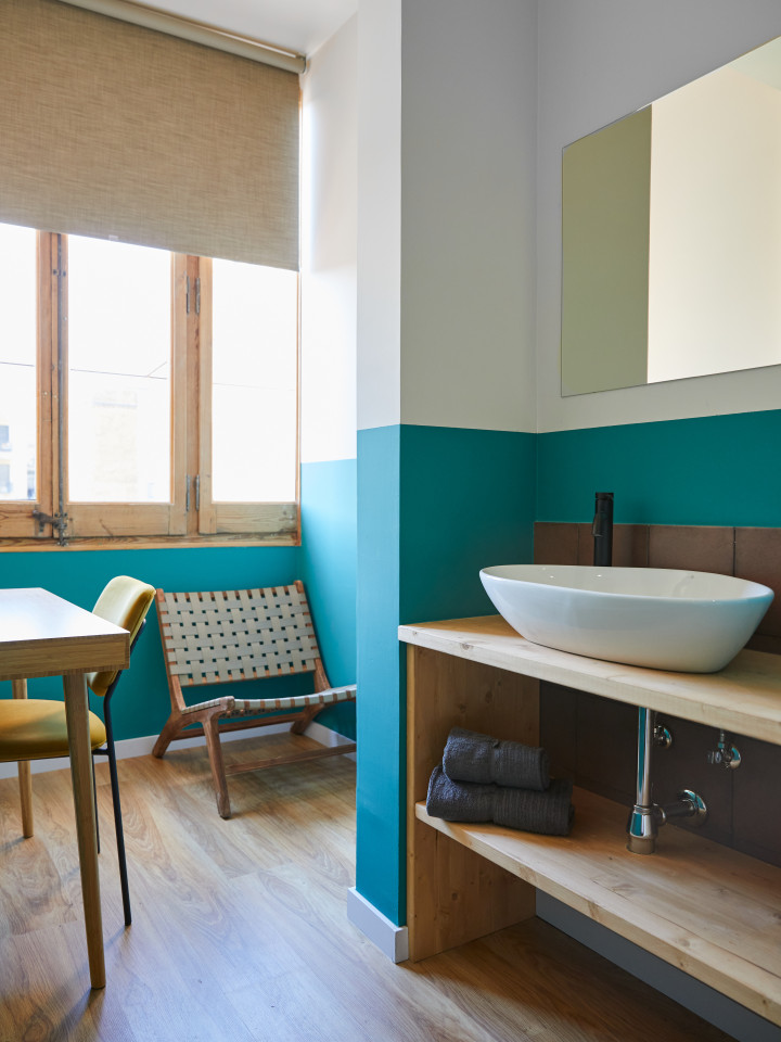  Large Ensuite Room E  -  Modern Coliving Community with Private Suites in Vibrant Eixample  - Gallery -  53
