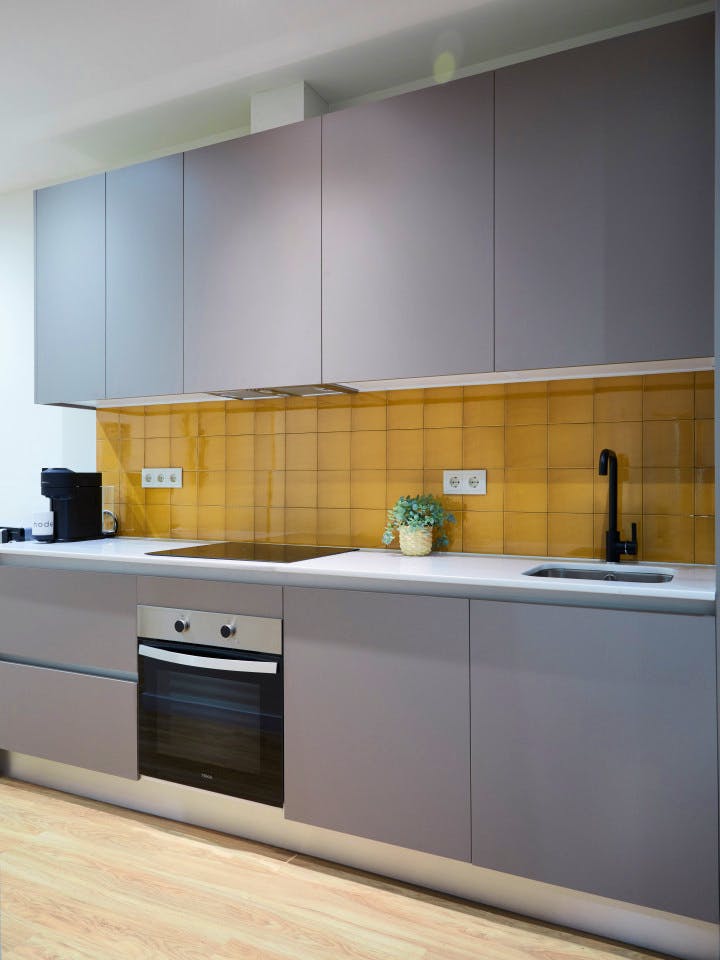  Large Ensuite Room E  -  Modern Coliving Community with Private Suites in Vibrant Eixample  - Gallery -  24