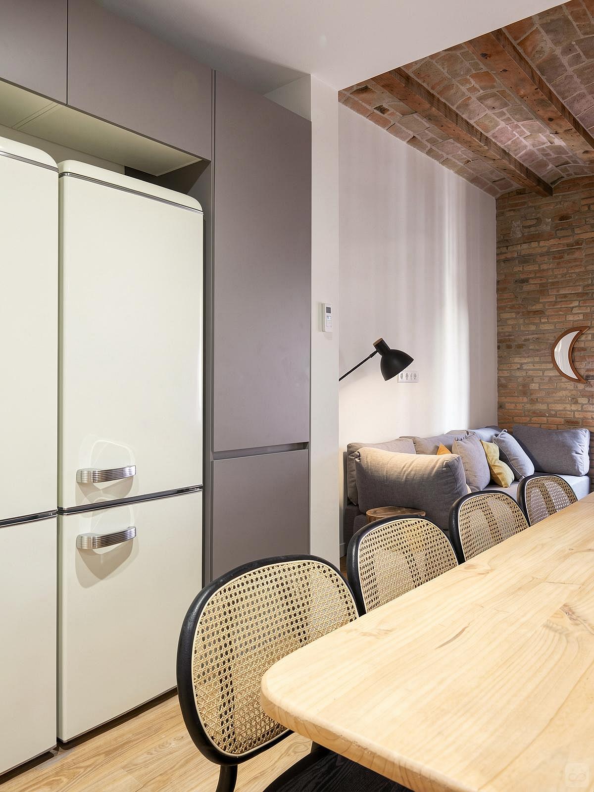  Large Ensuite Room E  -  Modern Coliving Community with Private Suites in Vibrant Eixample  - Gallery -  80
